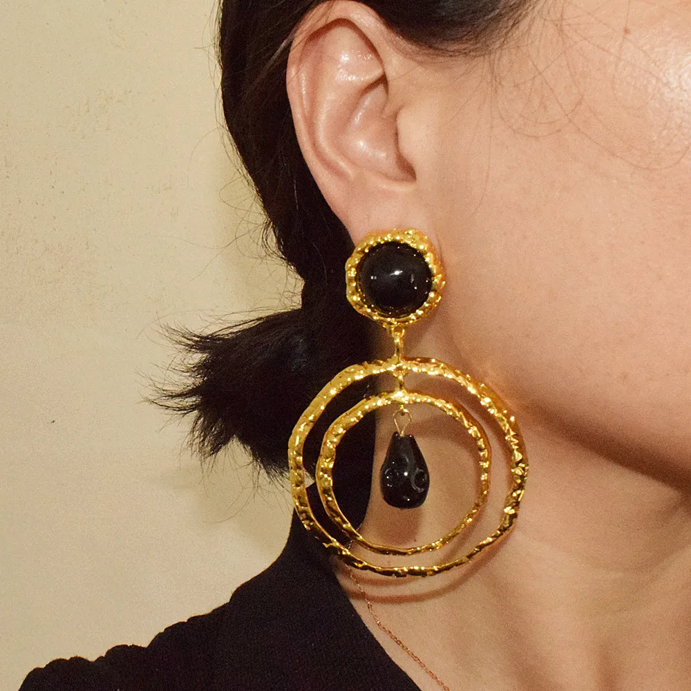 Modenschau Legierung Goldene Schwarze Stein Baumeln Ohrringe für Frauen Schmuck Barock Stil Party Kleid Aussage Ohrringe Zubehör