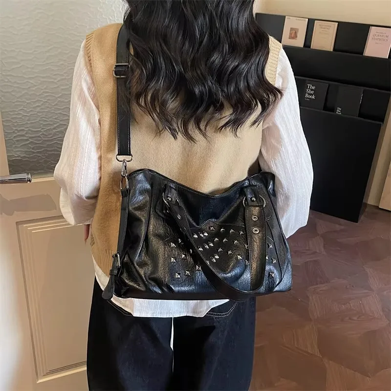 Bolso Tote de Piel Sintética para Mujer con Decoración Geométrica Tachuelas, Gran Capacidad, Casual, Uso Diario, Bandole