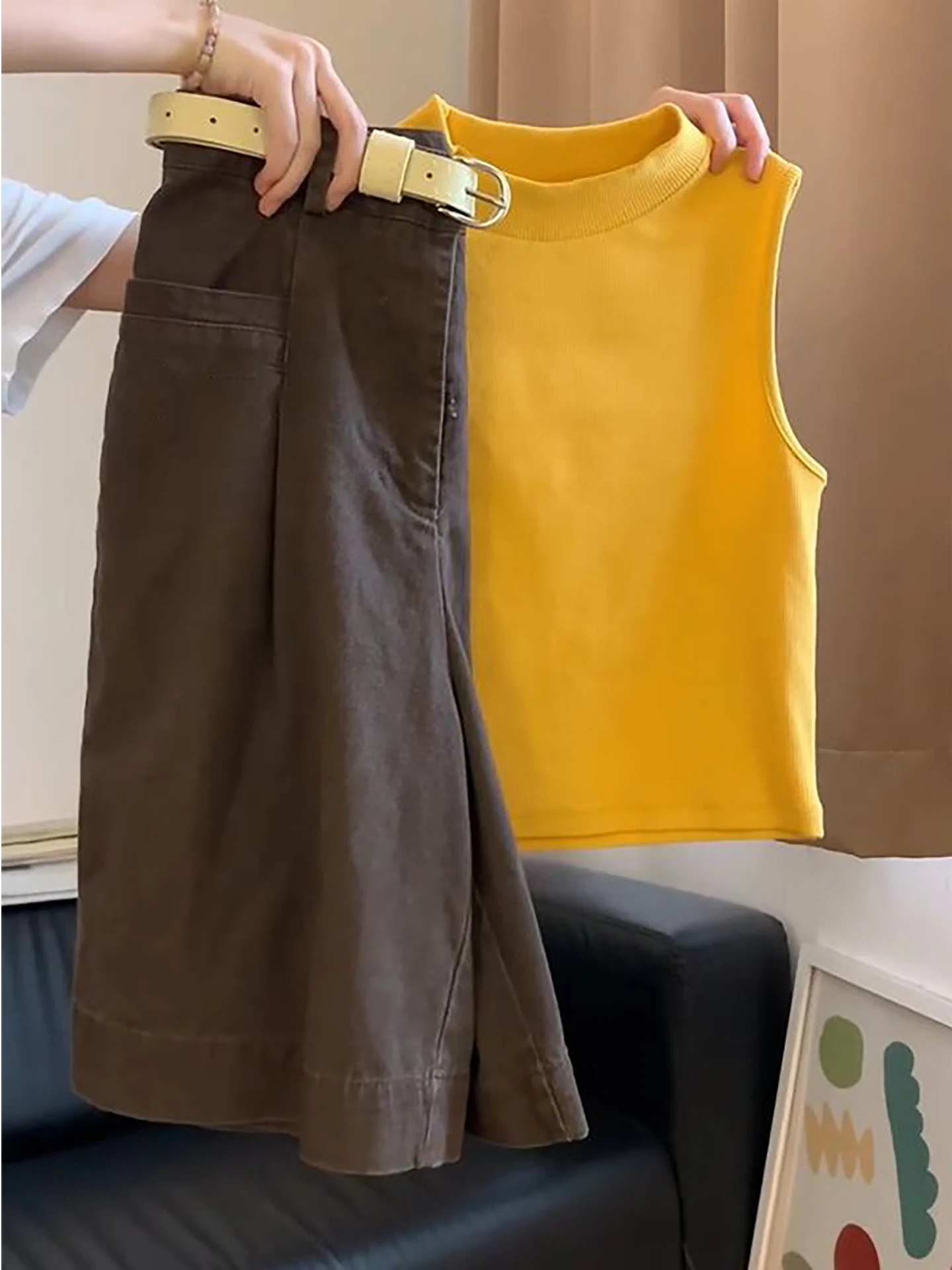 

Korean Style Sweet Cool Yellow round Neck Sleeveless Vest Brown Denim Five-Quarter Pants Two-Piece Set Fashionable Casual Outfit