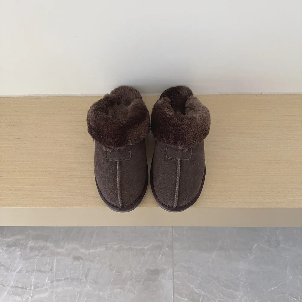 Winterliche Indoor-Beidou-Hausschuhe aus Schaffell und Fell für Frauen und Kinder. Weiche Hausschuhe mit flachem Absatz für den Außenbereich. – Detail 14