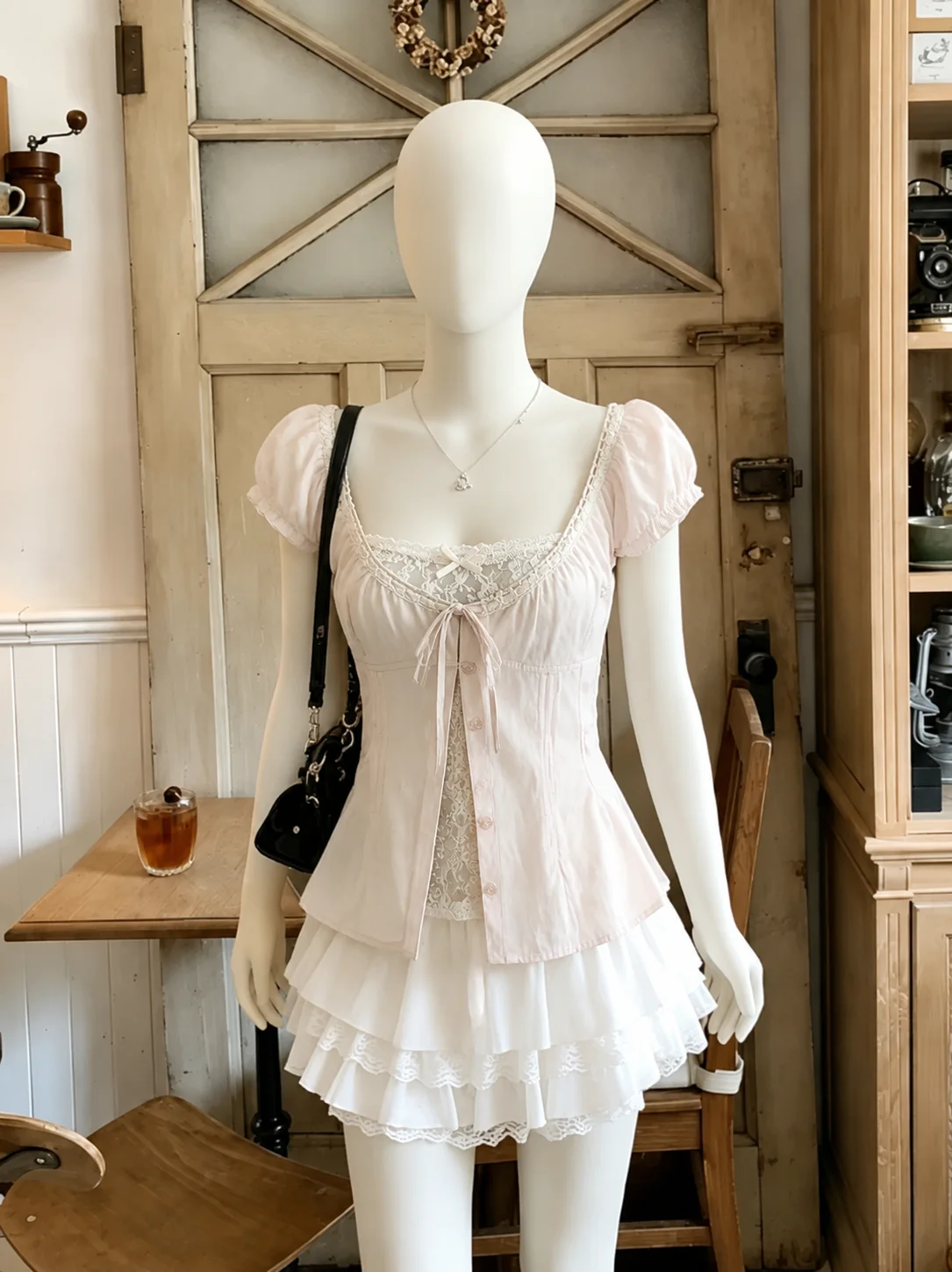 Kawaii Lolita Spitzenbluse mit Schleife und Kurzen Ärmeln für Damen, Koreanischer Slim-Fit Stil, Zweiteiliger Look, Japanischer Y2K Süßer Alltags-Streetwear-Bluse