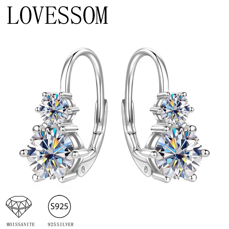 

A pair of 925 silver 1.3 carat*2 moissanite earrings, simple and versatile for everyday use, autumn and winter holiday gifts