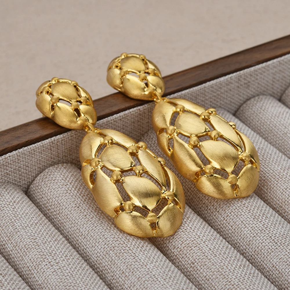 

Geometric Irregular Retro Hollow Earrings Unique Minimalist Style Vintage Metal Ear Stud Women's Fashion Commuter Jewelry