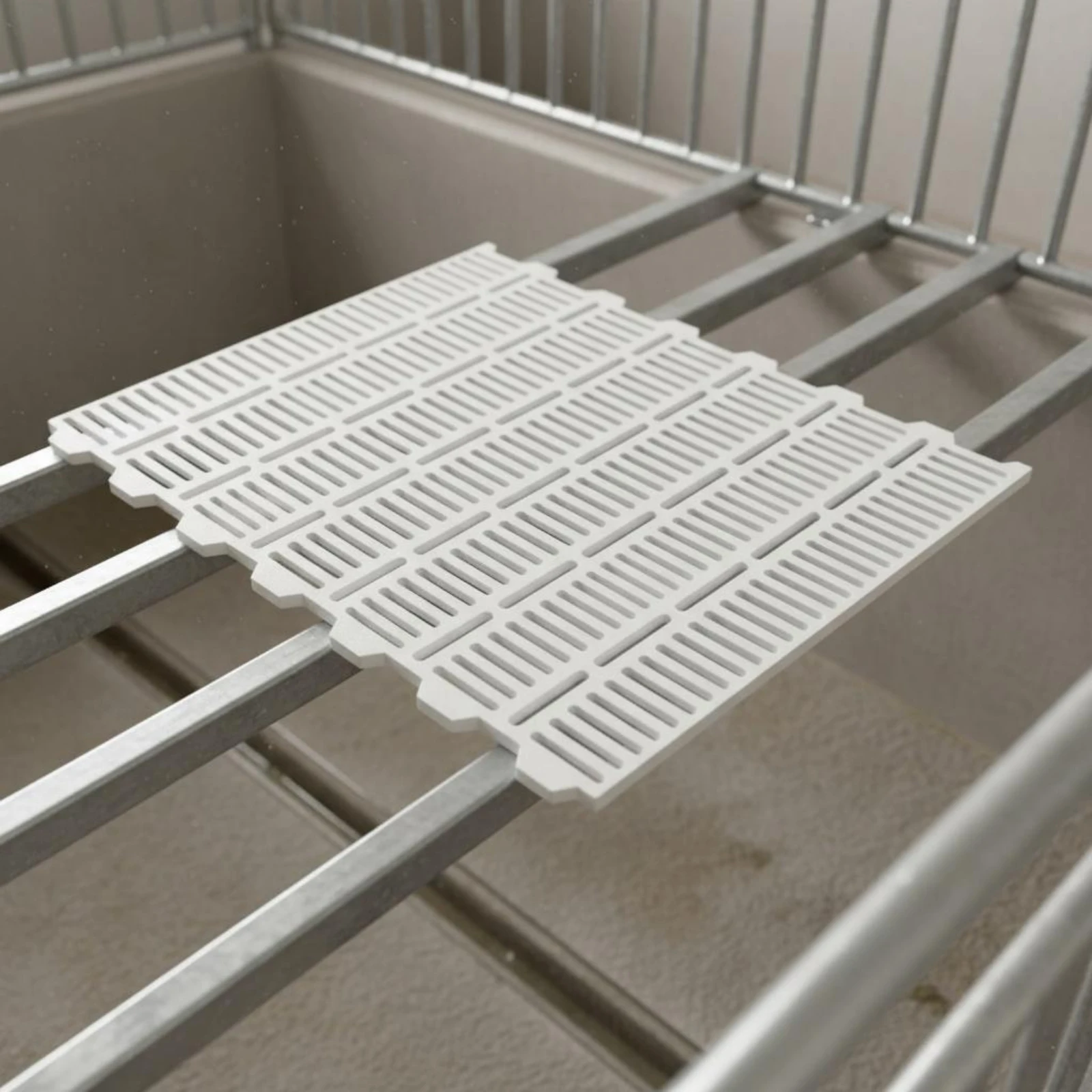Piglet Slatted Panel Reinforced Manure Drain Board Slotted Grid Board Double-Rib Farm Flooring Plastic for Piglets, Pig Housing