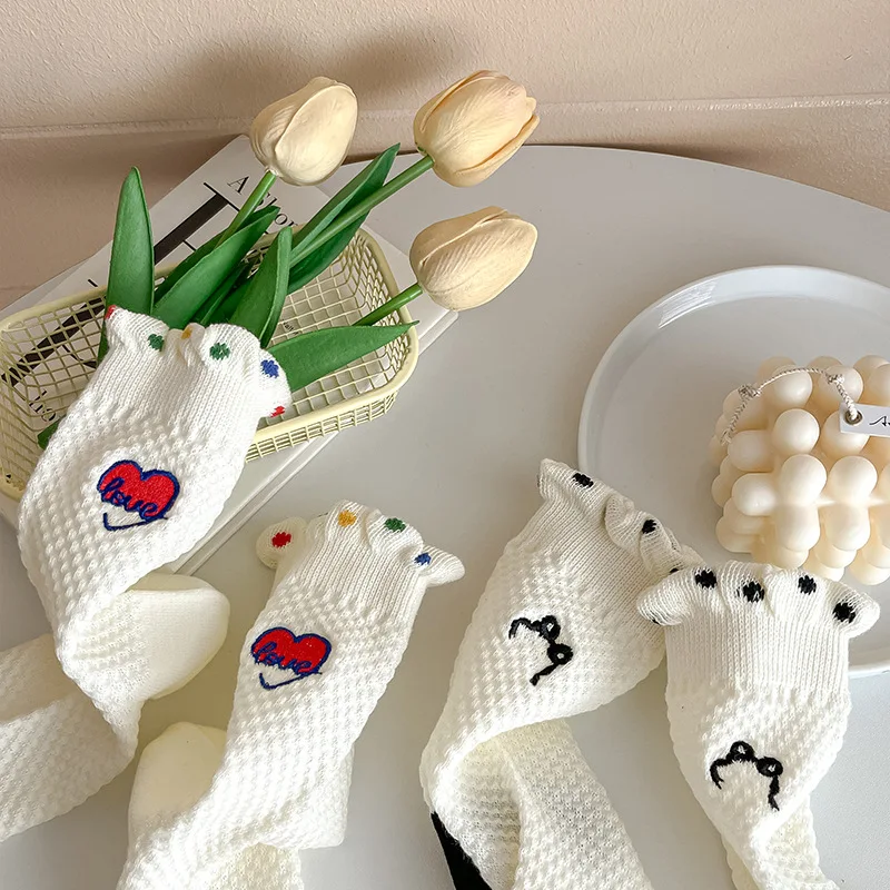 Meias brancas femininas, bolinhas, coração, estampa japonesa, kawaii, fofa, harajuku, rua para meninas, presente, tubo médio, meias curtas com babados