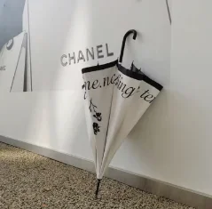 Ombrellone Di Design Antivento Forte Automatico Di Lusso Lungo Ombrellone Grandi Ombrelloni Esterno Porte Parapluie Attrezzatura Da Pioggia-image