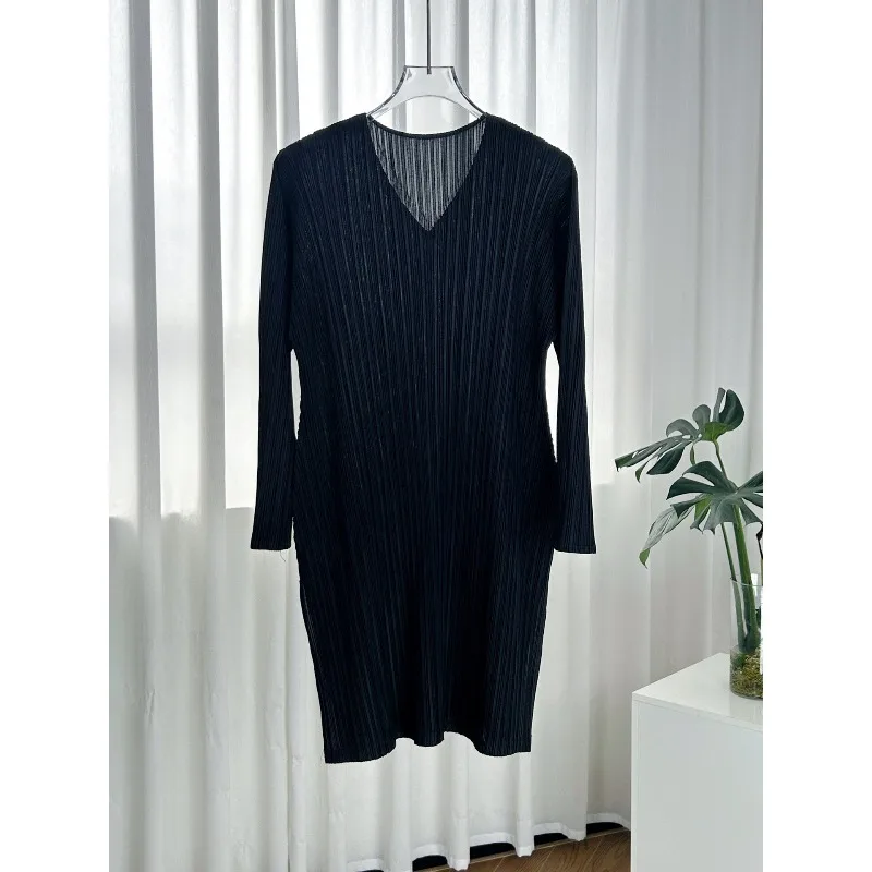 Pleated Women's T-Shirt 2026 New V-Neck Long Sleeve Mid-Length Top Fashionable Draped Elastic Wrinkle-Free Fold Commuter Wear