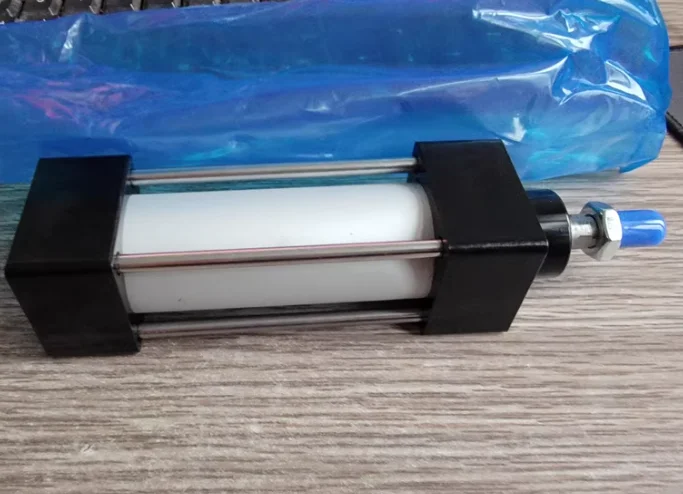 

Стандартный пневматический цилиндр серии SC двойного действия, диаметр 80/100/125 мм и ход поршня 100-300 мм