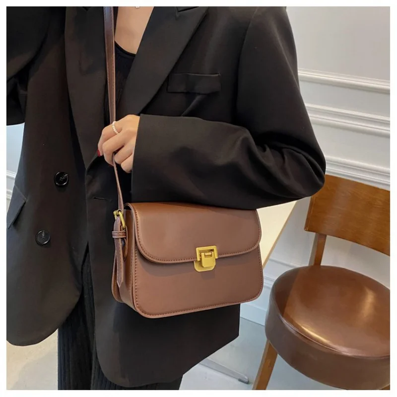 

Luxury Women's Tote Bag Made Of Fine Leather Boasting Casual Paris Trendy Neat Lightweight Daily Look​