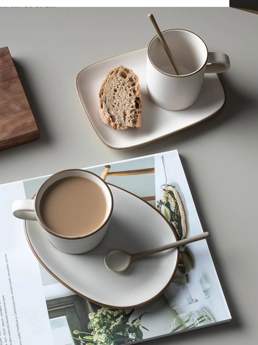 

Керамический изысканный набор кружек, чашек, ложок