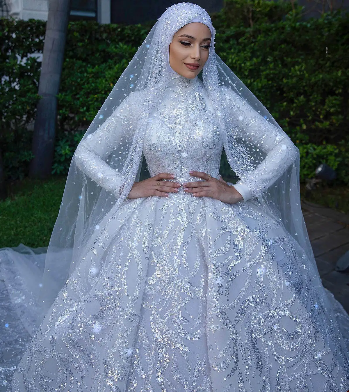 Dubai Wedding Dresses Sequins High Neck Bridal Ball Gowns Muslim Long Sleeve Custom Made Vestido de novia