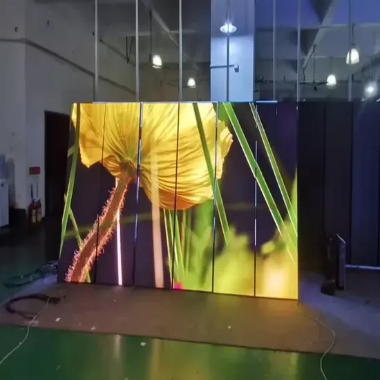 Przezroczyste wyświetlacze LED, ekran 3D widoczny bez użycia okularów, inteligentne słupki oświetleniowe, ekran plakatowy P2 do użytku wewnętrznego, cyfrowa ekranowa reklama.