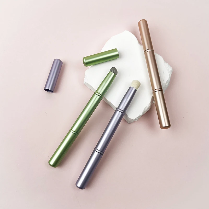 1pc Concealerborstel met deksel Dubbelzijdige ronde kopborstel Nagelborstel Zachte lip Oogschaduw Foundation Make-upborstel voor vrouwen