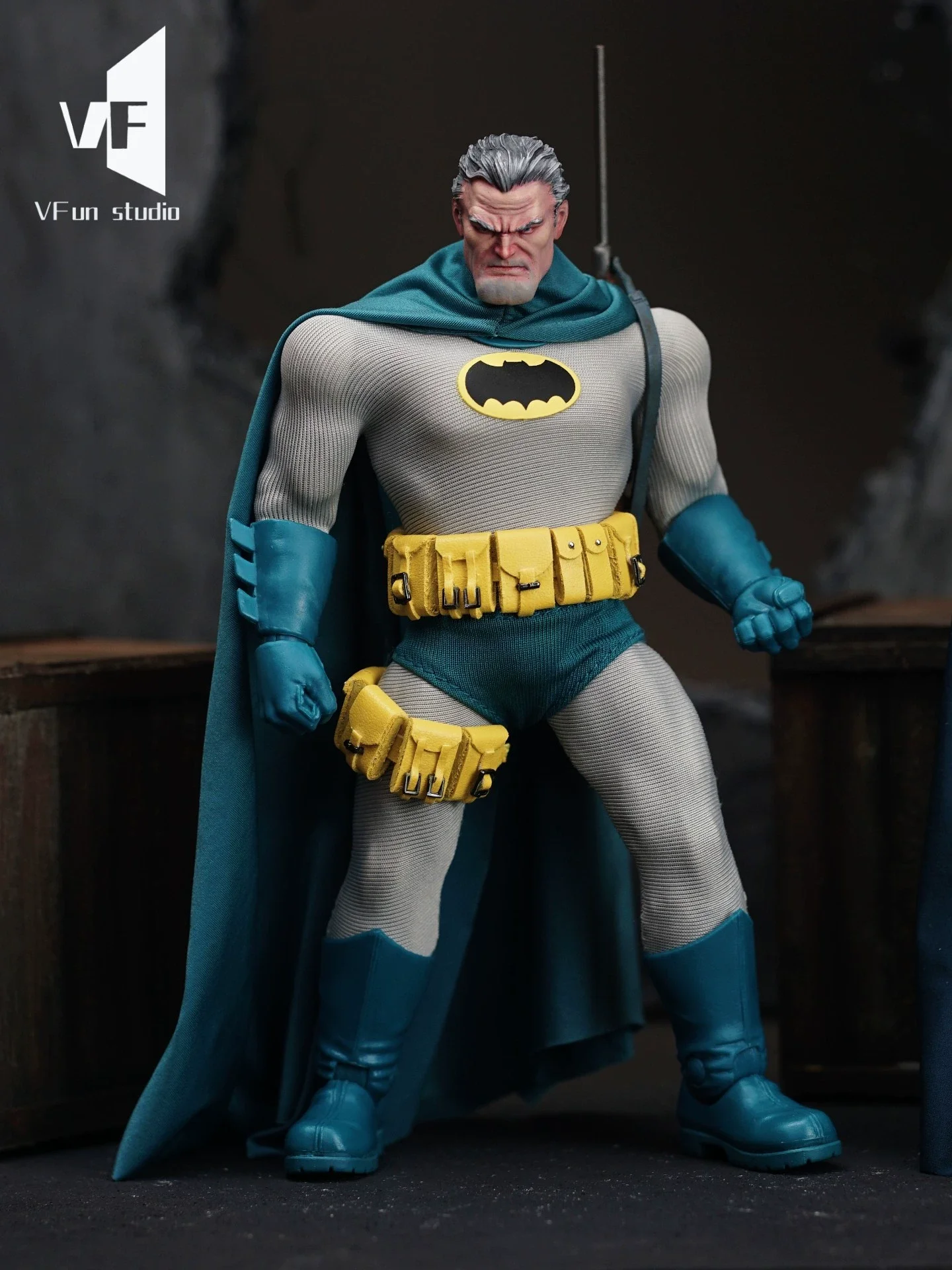 Mezco اليدوية 1/12 ذكر المحارب بطل أنيمي الخفافيش الأسود فارس عباءة أزرق فاتح أزرق داكن صالح 6 بوصة عمل نموذج لجسم DIY بها بنفسك