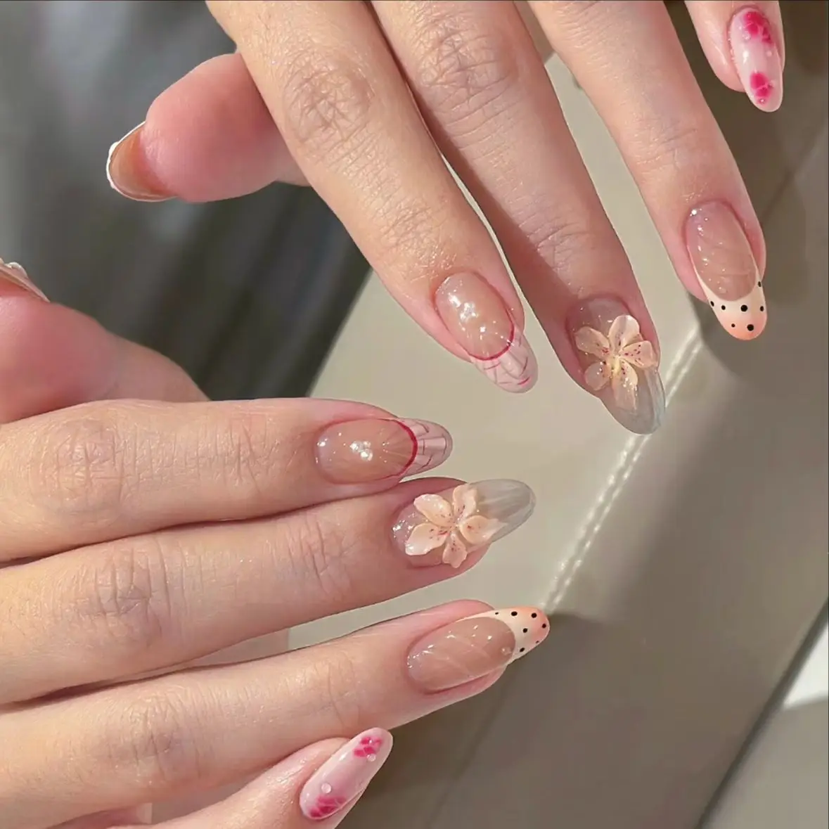 10Pcs Sweet Medium Almond Press on Nails Hawaiian Vacation Style False Nails Colorful French 3D Flower Pearl Seashell Fake Nail