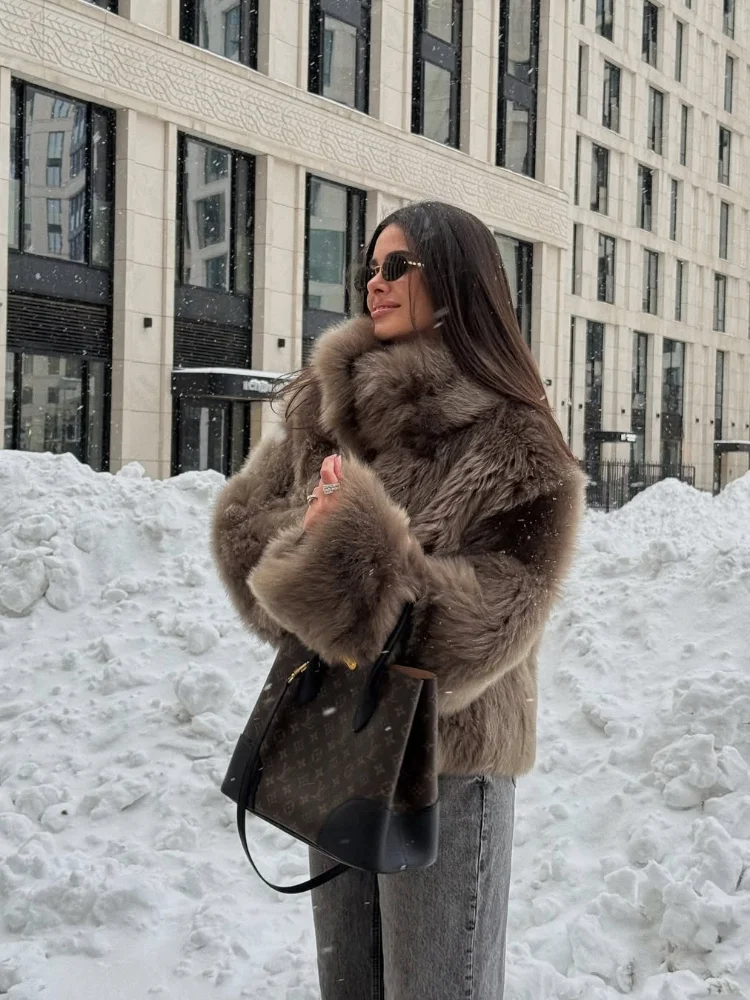 

Winter Women Warm Faux Fur Coats Fashion Browns Long Sleeve Stand Collar Short Jackets 2025 Lady High Street Commute Outerwear