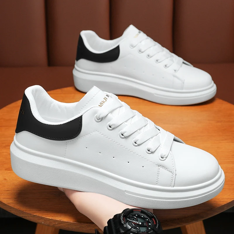 Trend Versatile Outdoor Running Shoes for men and women Feature breathable upper fabric effectively keeping your feet dry