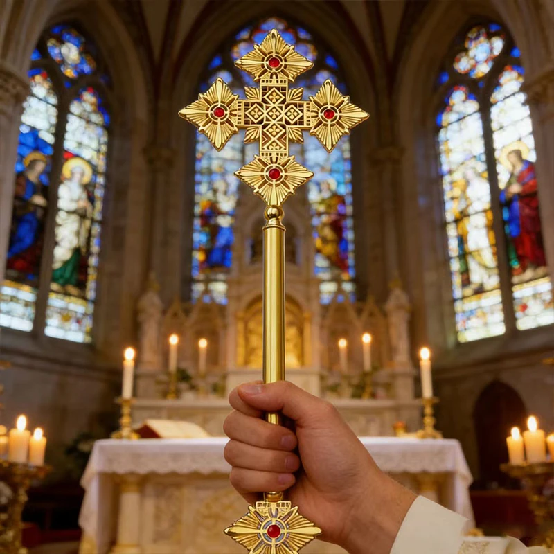 Neues traditionelles vergoldetes orthodoxes Standkreuz mit roten Emaille-Details für die Präsentation am Kirchenaltar und liturgische Feierlichkeiten – Detail 14