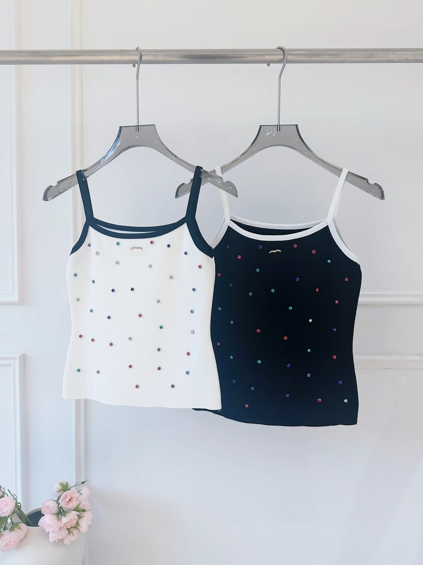 

Женский укороченный вязаный топ Slim Fit с пайетками, летний модный кроп-топ с яркими нитями, U-образным вырезом, короткий, с узором в горошек