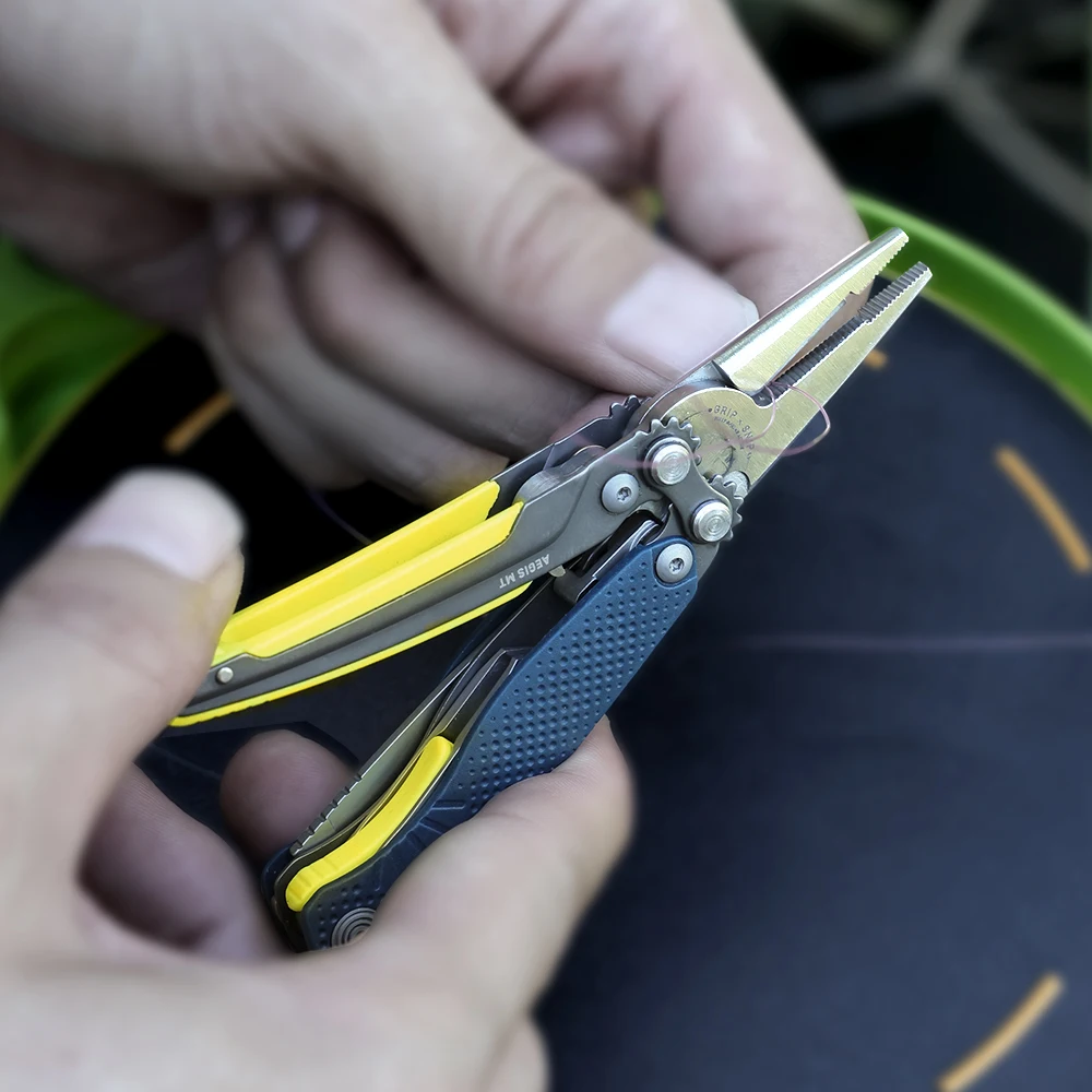 SOG 5 Tools Mini Multi-tool Fishing Pliers Pocket EDC Knife Lightweight Compact Multitool for Outdoor Hiking Camping Supplies