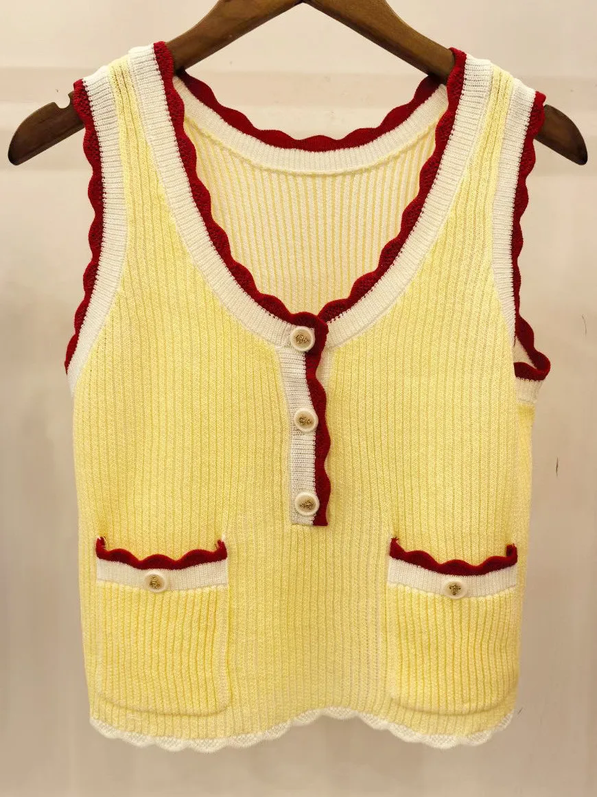 高級感のあるヨーロピアンスタイルの夏らしいフレッシュなカラーブロックのラウンドネック、万能なショート丈のノースリーブニットベストトップで若々しい印象に。