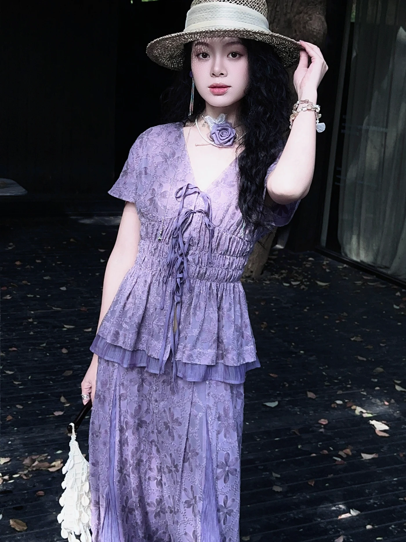 

Элегантный комплект Iantsui для офиса: топ с V-образным вырезом, утягивающий талию пояс, с коротким рукавом, для женщин, полиэстер, лето 2026, модный дизайн