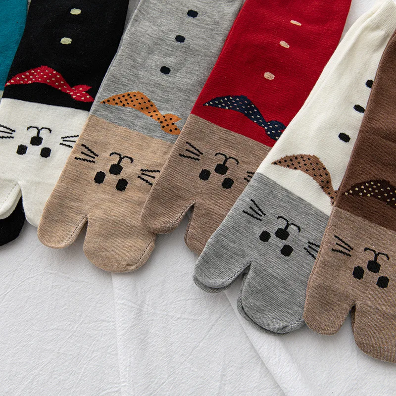 1Pair Novelty Women Girls Two Toe Tabi Socks Youth Funny Cute Cat Cartoon Sock Harajuku Cotton Casual 2 Finger Flip-flop Socks