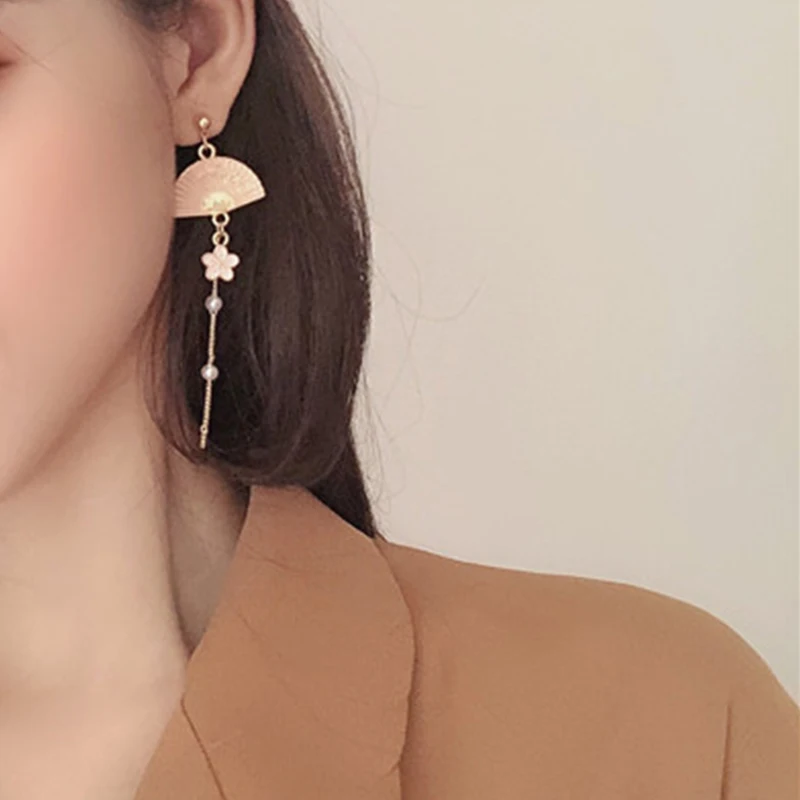 Vintage Chinese Style Flower Fan Earrings for Women Cute Asymmetrical Crane Cat Drop Earring Party Daily Fashion Jewelry