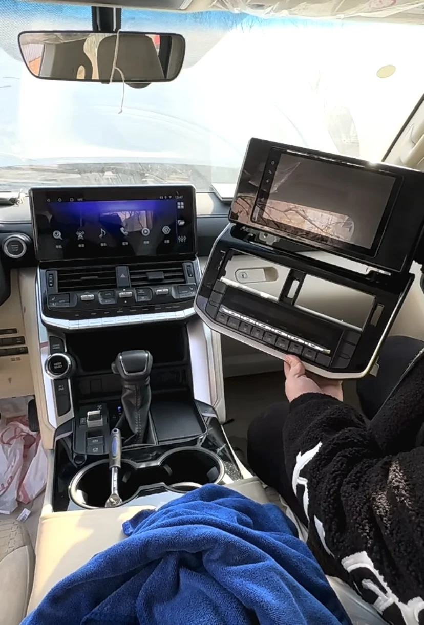 نظام ستيريو لمشغل فيديو السيارة بنظام أندرويد 12.3 بوصة لـ LANDCRUISER LC300 2022 EXR & GXR ترقية إلى 1:1 VXR #6
