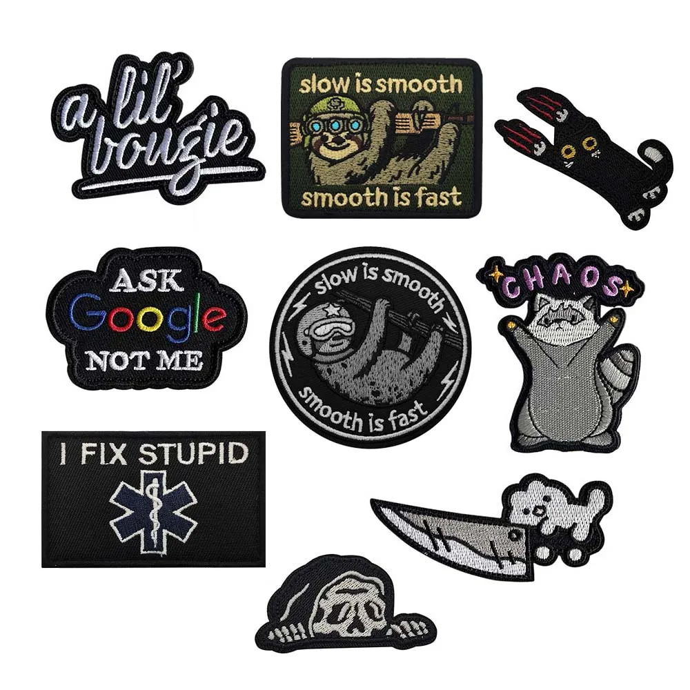 Sloth Soldier Lustiges CHAOS Waschbär „Langsam ist Glatt“ Taktisches Emblem Stickerei-Applikations-Patch mit Klettverschluss Morale-Abzeichen für Rucksack