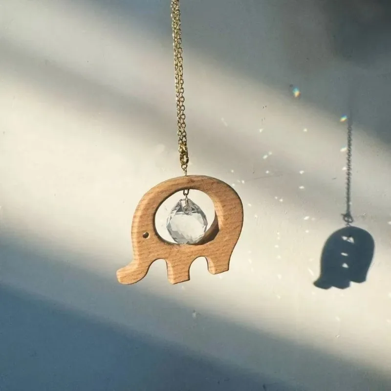 Wooden Sunlight Catcher Wind Chime Spinner Animal Sunlight Reflected Rainbow Maker Decorative Glass Hanging Sun Catcher