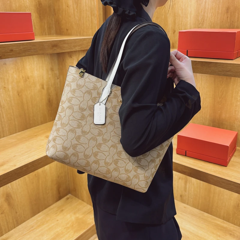 

2026 Spring Collection Women's School Style Shoulder Bag with Zipper Closure Sweet and Fashionable for Teens