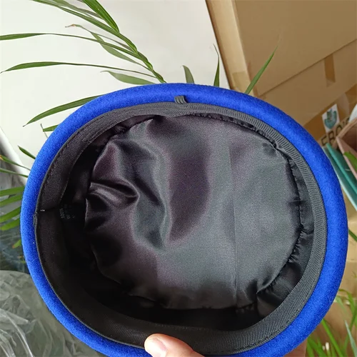 Imagen 2 del producto Sombrero Fedora Plano de Lana 100% Gris para Mujer, Estilo Vintage Elegante, Gorra de Pintor con Copa Rígida, Boina Retro de Moda de Invierno