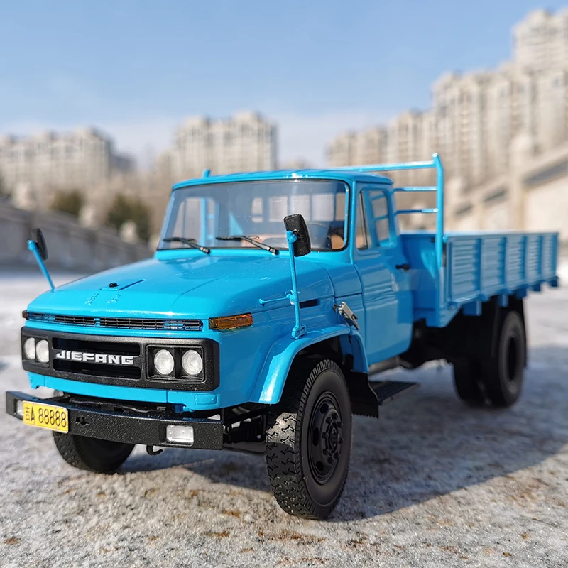 Century Dragon 1:24 Jiefang CA141 truck, old Jiefang car model, New Year gift for seniors