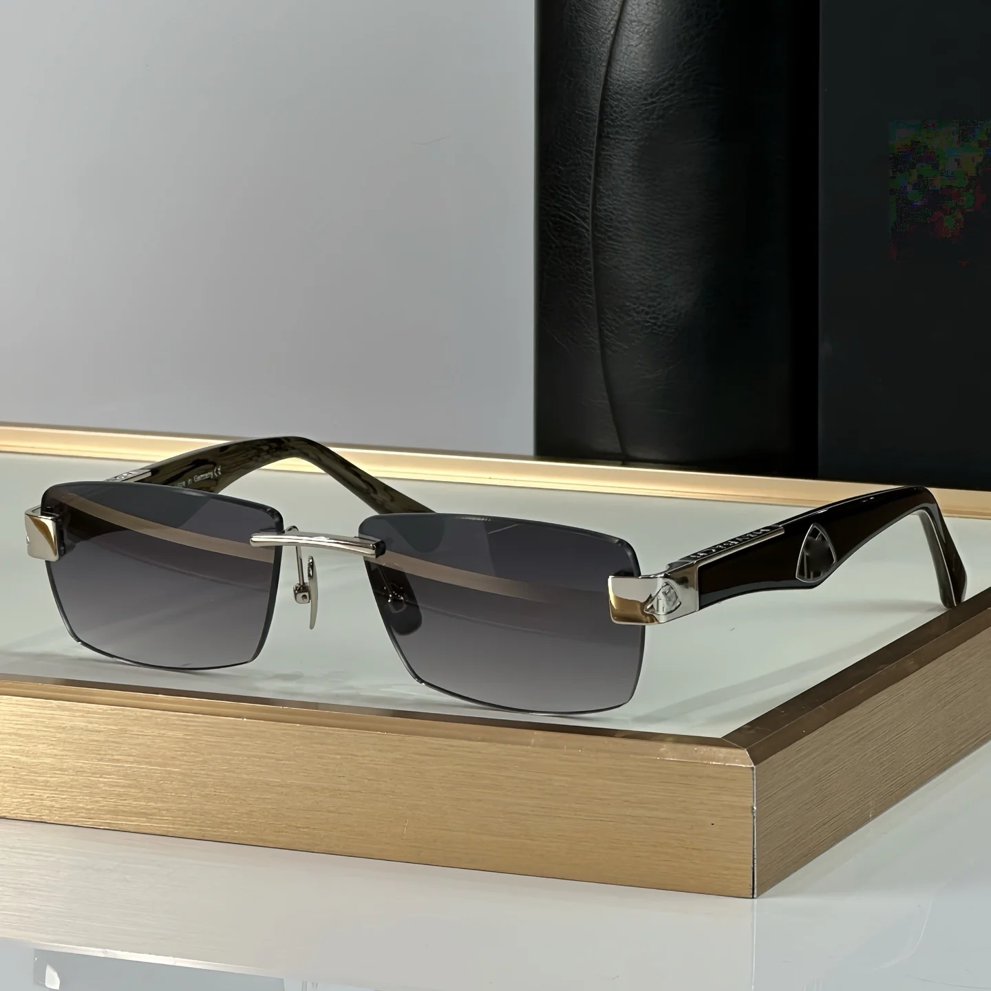 THE CHARACTER II Top Quality Sunglasses for Men and Women Classic Punk Luxury Acetate Titanium Designer Sunglasses Frames