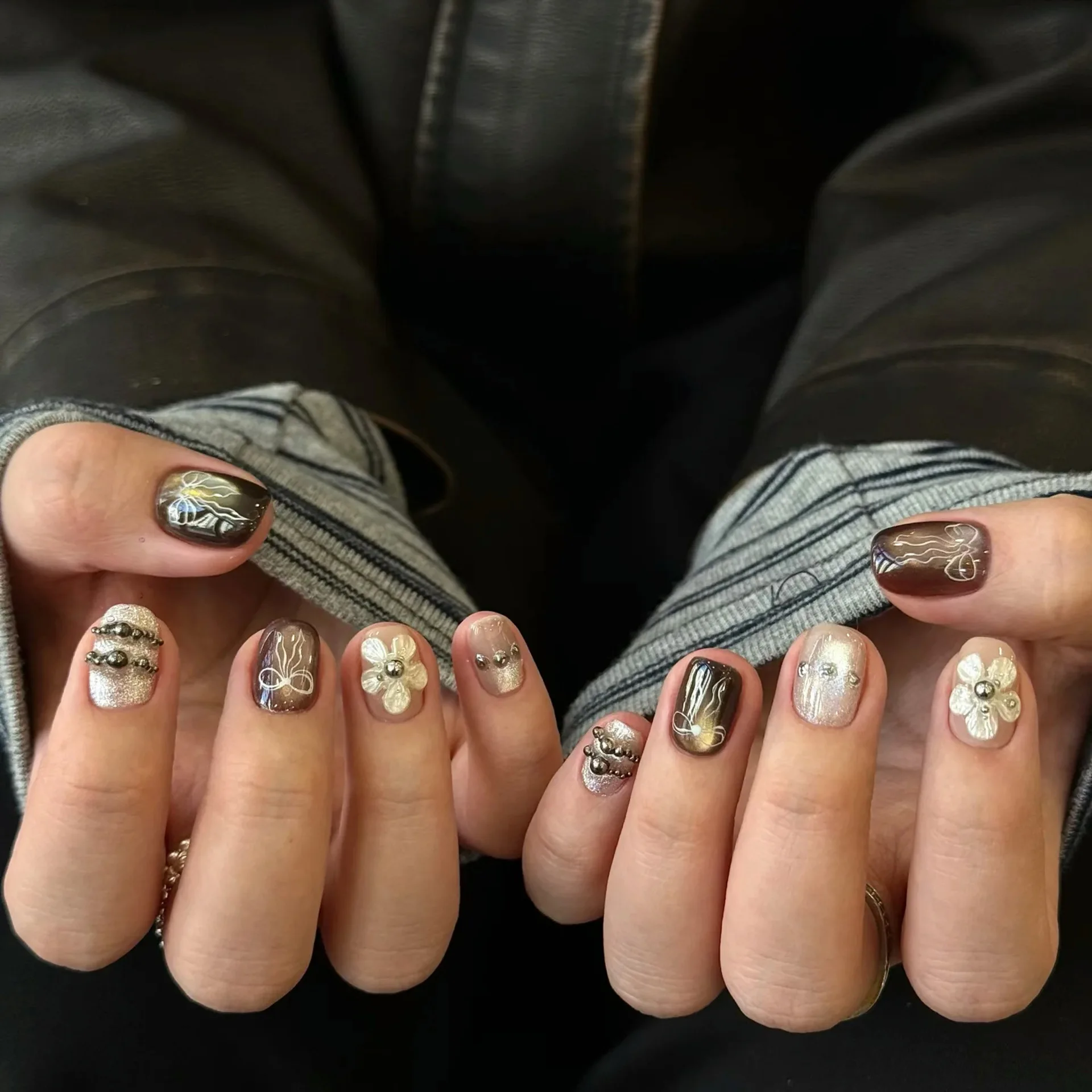

10pcs Handmade Short Press On Nails Shiny Cat Eye Bow 3D Flower Metal Beads Design Luxury Fake Nails Wearable Nail Art Tips Girl
