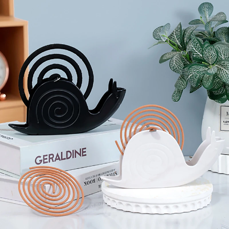 Snail Shape Mosquito Coil Incense Holder Shelf Retro Unique Wrought Iron Metal Stand Cute Ornament For Home Bedroom Decoration