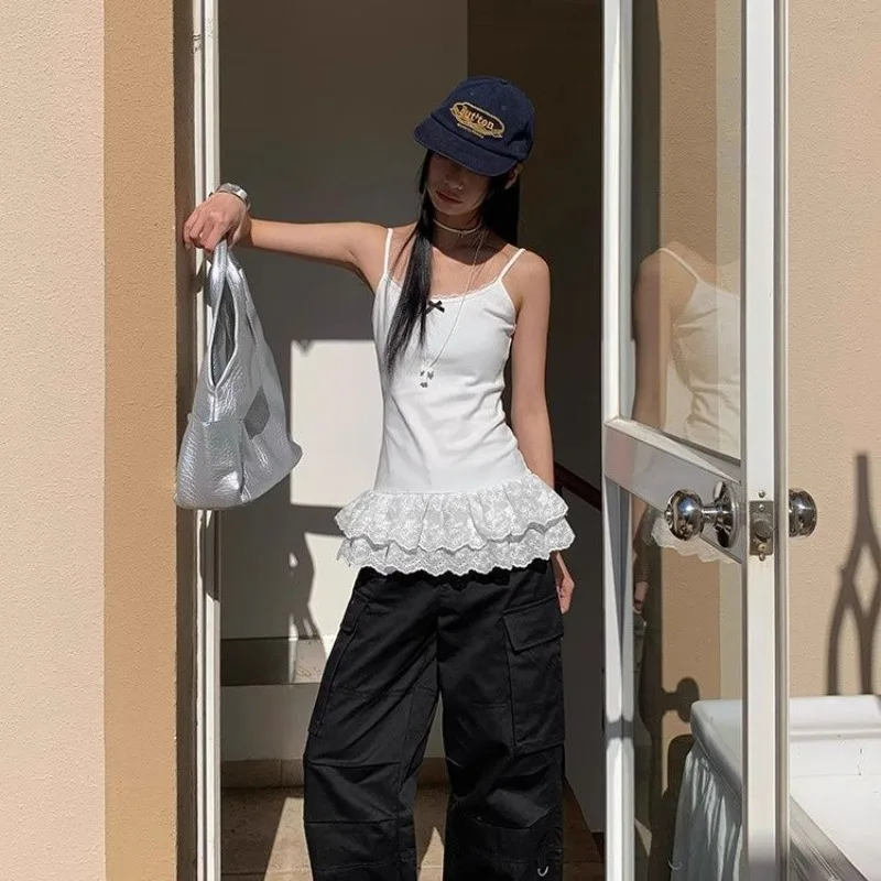 المرأة المرقعة الدانتيل الأبيض الحمالة سترة تقليم أسفل هيم طبقة نحيل الرسن القمم كشكش حافة الجلد ودية تنفس سترة