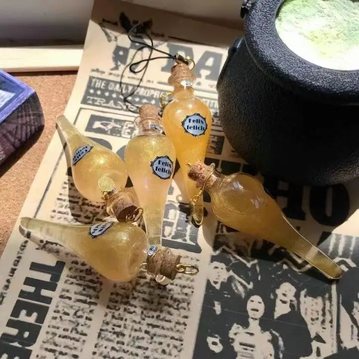 سيارة قلادة فيليكس فيليسيس جرعة السحرية السائل الحظ اللون تغيير الزجاج جرعة زجاجة السيارات مرآة الرؤية الخلفية حلي معلقة #4