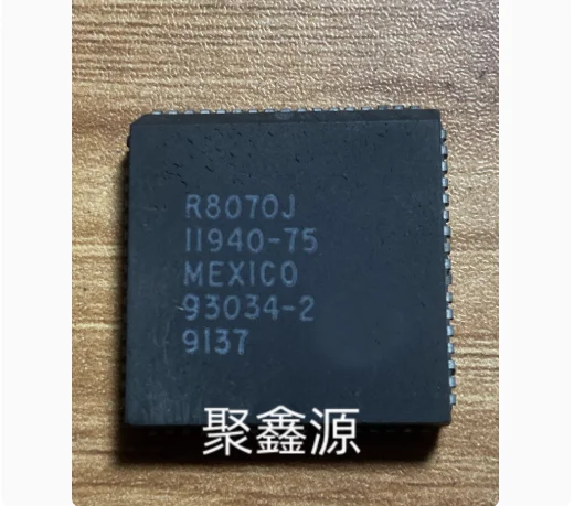 IC NEW 100%   R8070J  PLCC68    Brand new genuine product