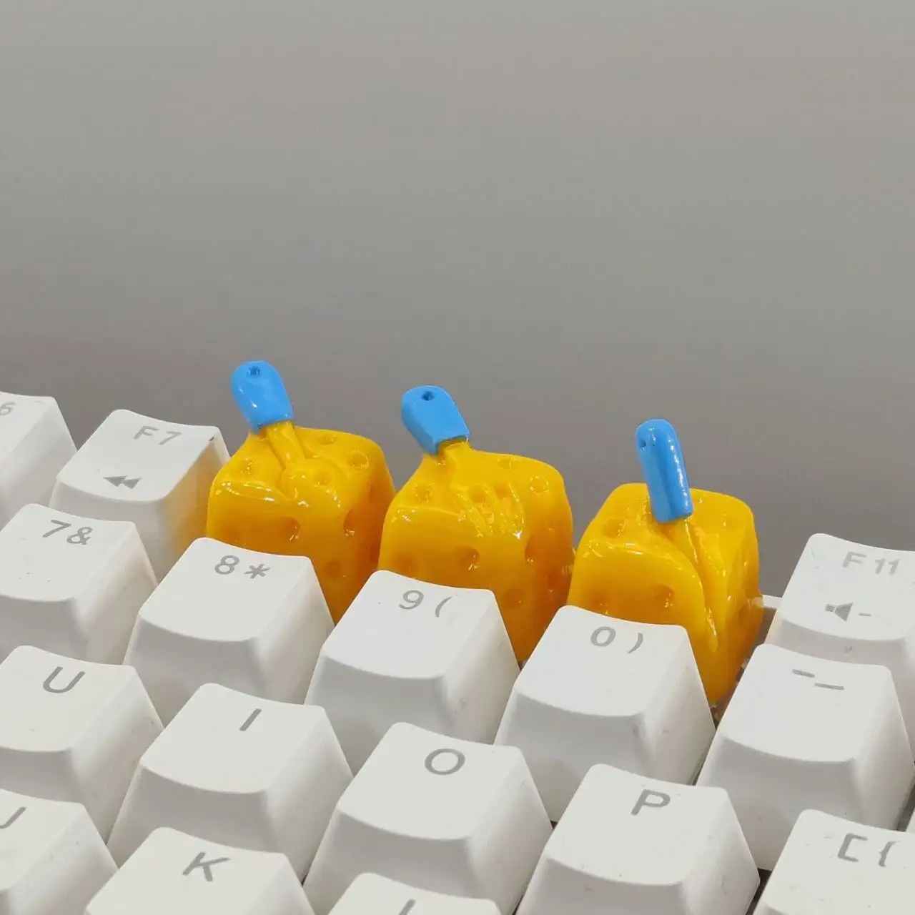 Three-dimensional Cheese Cake Handmade Keycap Single Drip Resin Personalized Cute Resin Keycap for MX Mechanical Keyboard