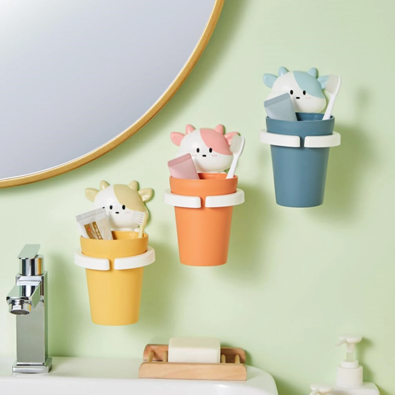 1-piece set of cute little cow cartoon mouthwash cup wall mounted dental appliance holder, plastic mouthwash cup with bracket