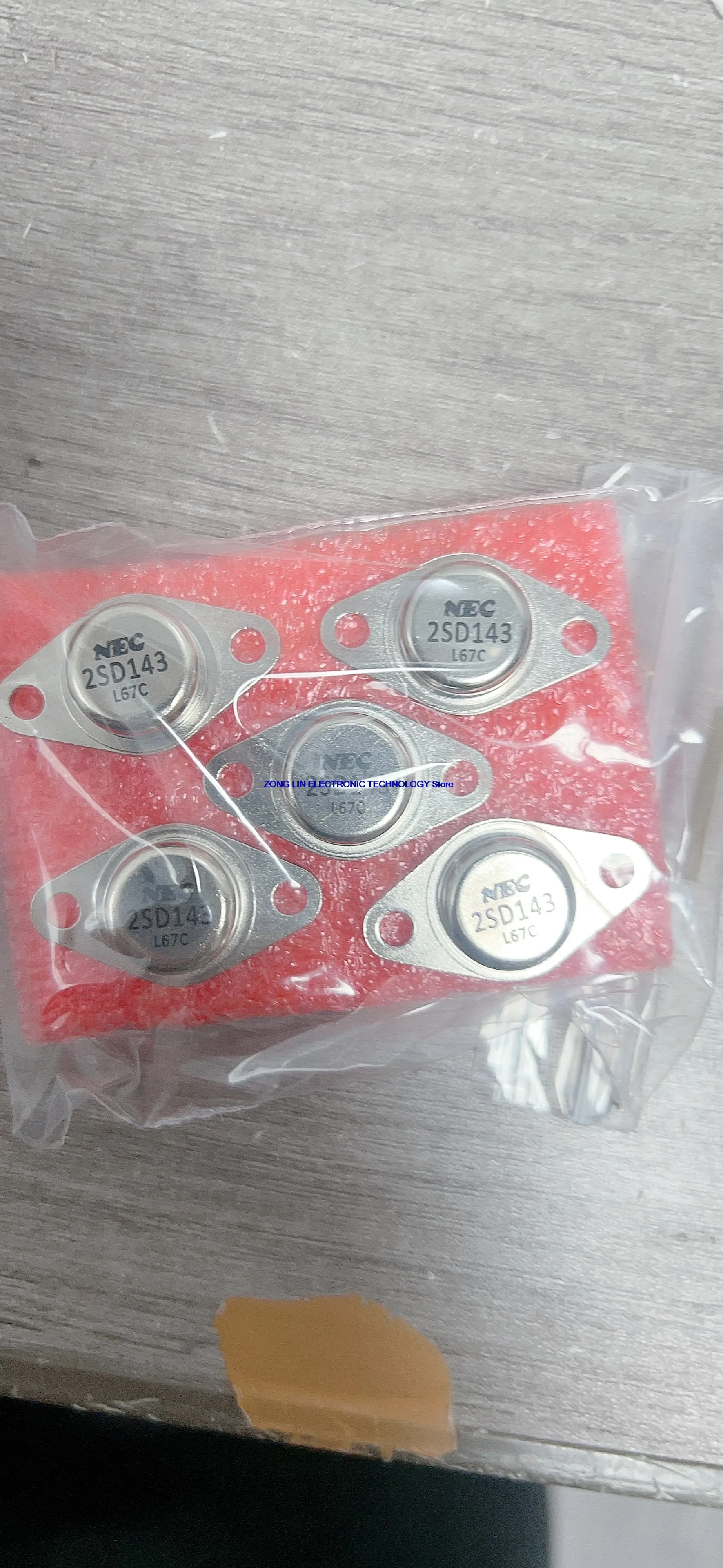 2SD143 imported brand new gold sealed transistor TO-66 transistor quality assurance