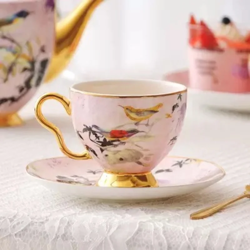 

Elegant Gold-Handled Nordic-English Style Bone China Coffee Cup And Saucer Set for Home Decorations And Gifts