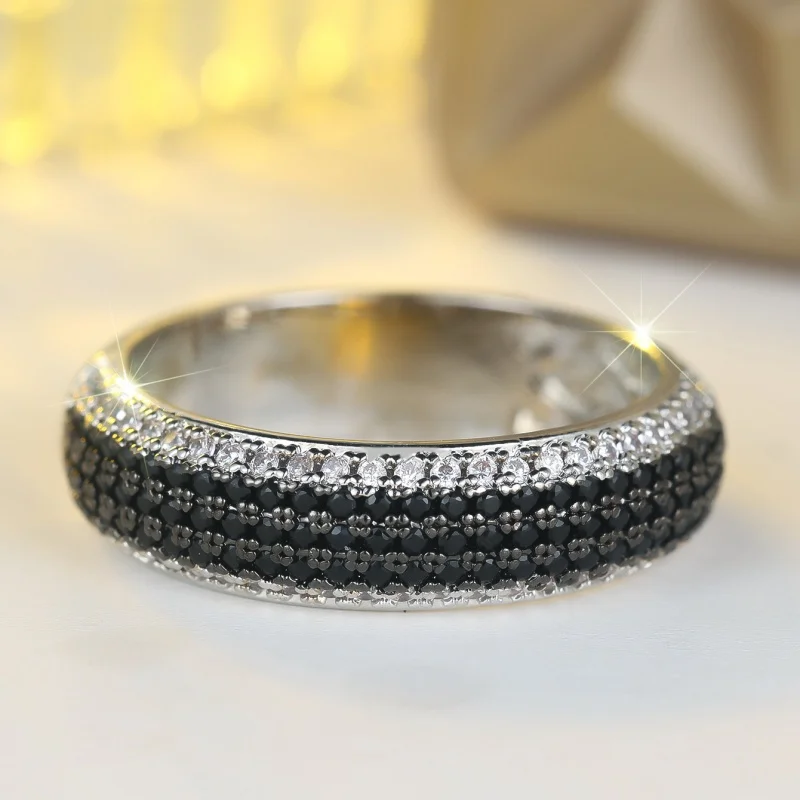 2026 New Hip Hop Two Tone Black and White Zircon Ring, Personalized, Steady, Fashionable Jewelry Jewelry Jewelry Accessories