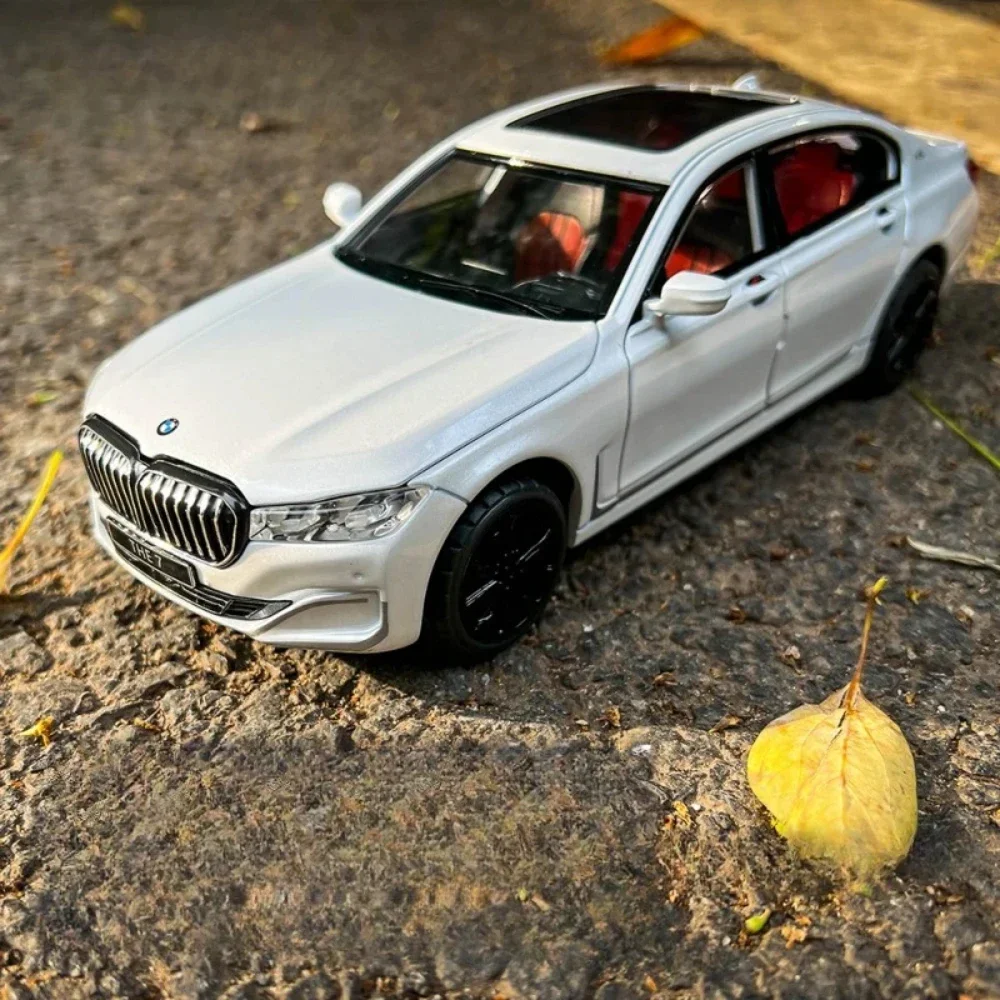 1:24 BMW THE7 760LI Auto Model Speelgoed Legering Diecast Geluid Licht Trek Metalen Voertuigen Collectie Model Auto Speelgoed voor Kinderen Geschenken