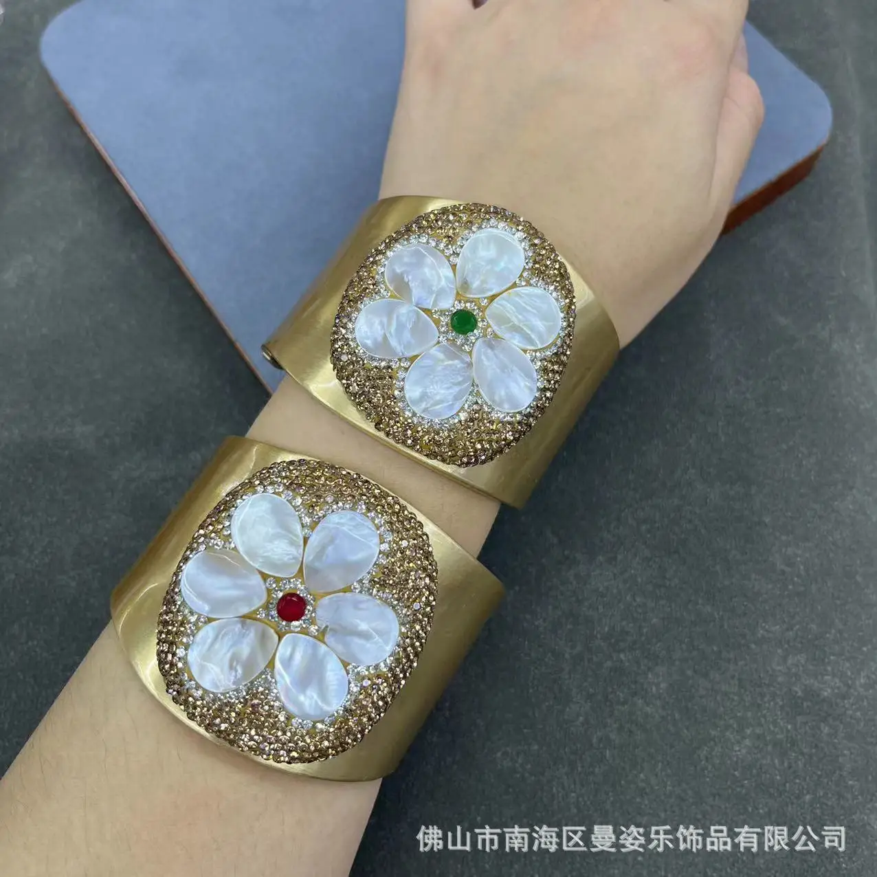 Live broadcast new product natural water drop shell bracelet color retention electroplating full diamond process high-end atmosp