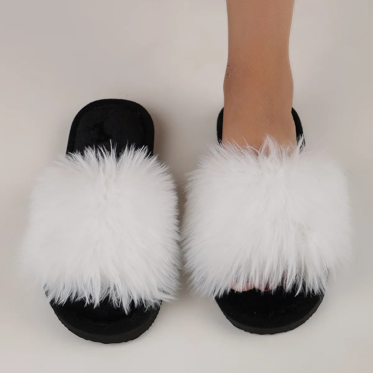 

Women's Indoor Slippers Autumn and Winter New Plush Home Lazy Slippers Anti slip Durable Fashion Warm Sandals Slippers