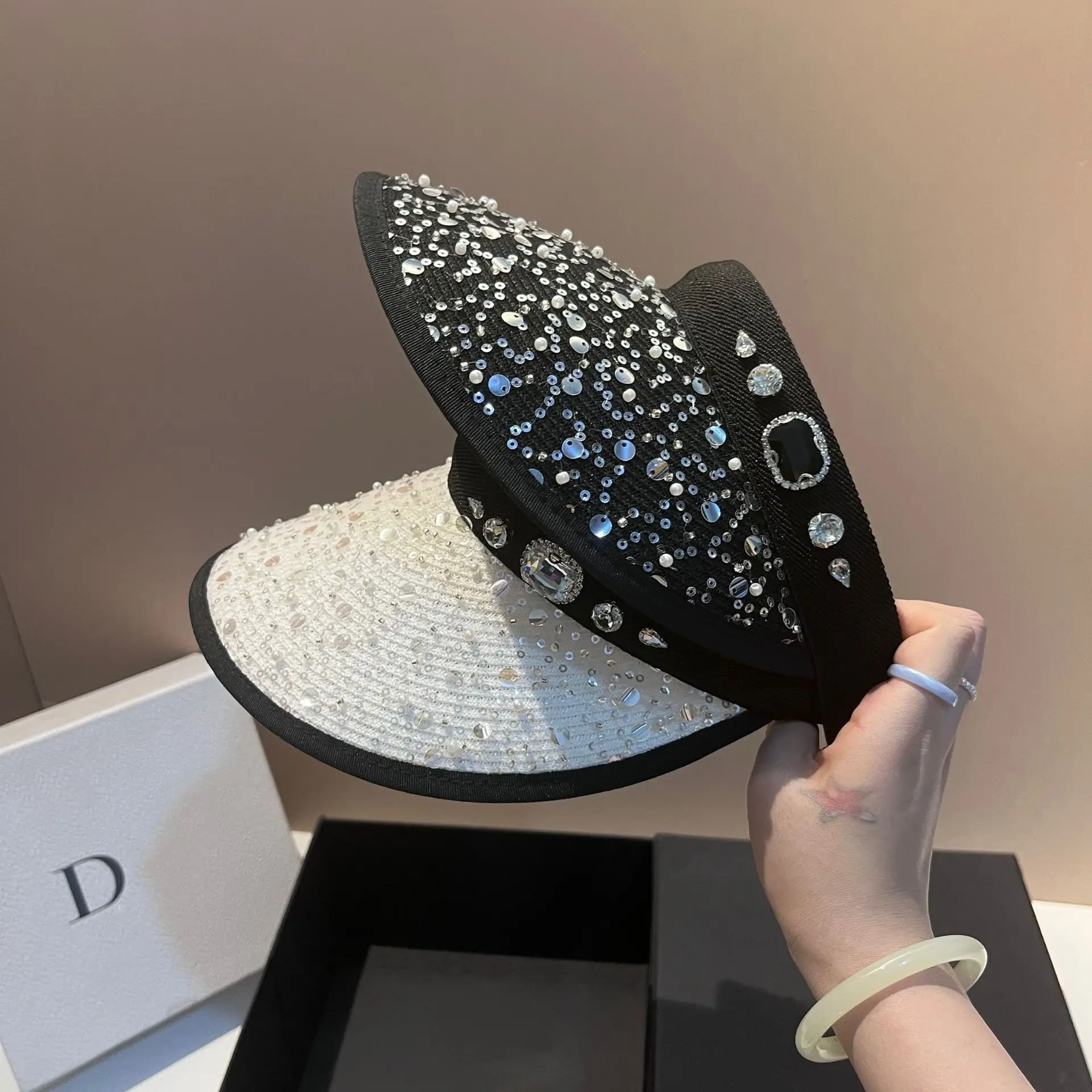 Luxury Rhinestone Sunscreen Summer Hats for Women Shining Sequins Empty Top Straw Hat Big Brim UV Protection Beach Sunshade Cap