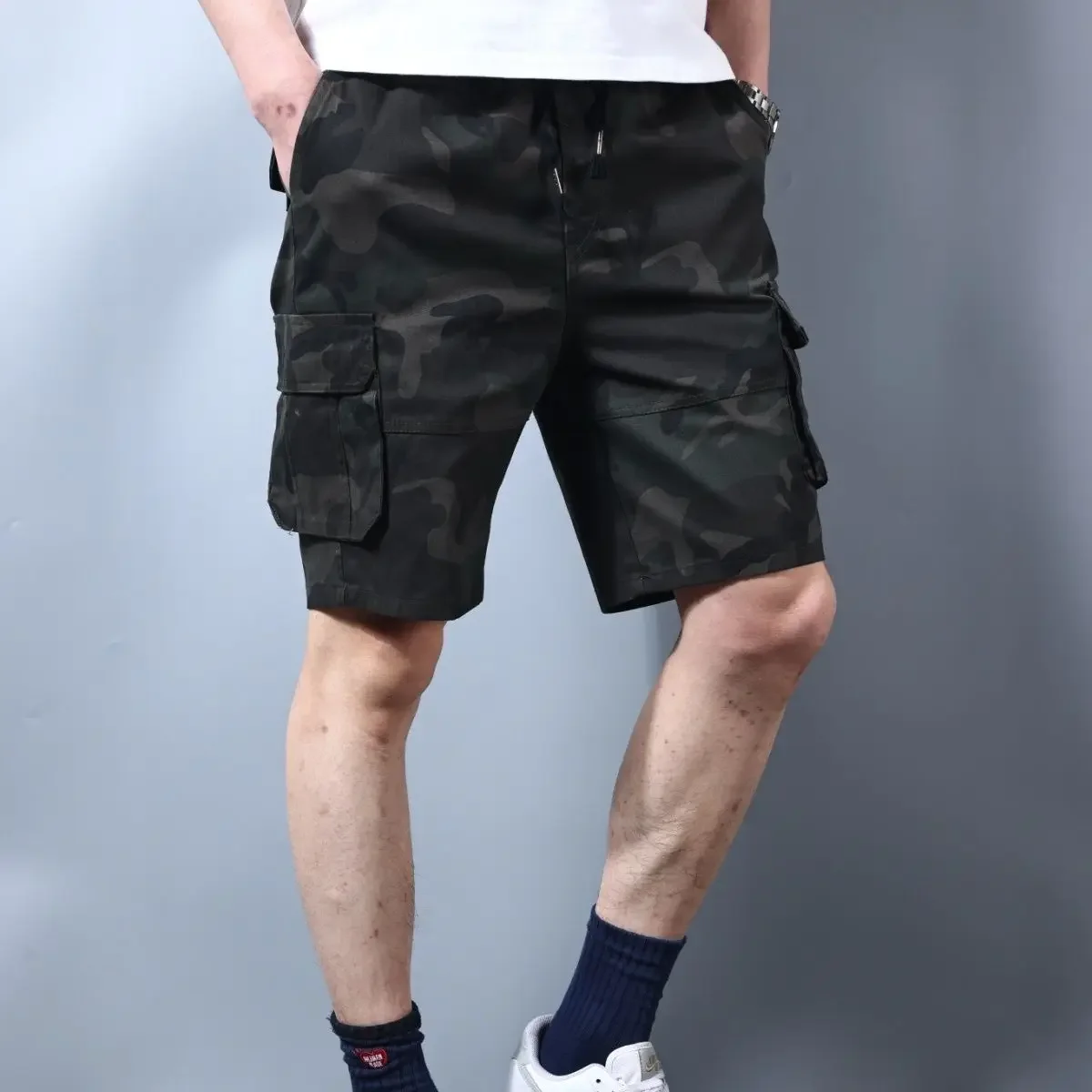 

Мужские шорты-карго, полу свободные бермуды, камуфляжные камуфляжные шорты с завязками, мужские короткие брюки, длинные, с широкой эластичной резинкой на талии, мешковатые, потертые